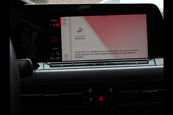 Volkswagen Golf 1.0 eTSI 110pk Active Automaat Panorama dak Navigatie Climate Control Adaptive Cruise Control Virtual Cockpit Stoelverwarming Extra Getint Glas
