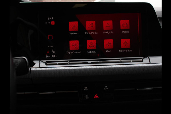 Volkswagen Golf 1.0 eTSI 110pk Active Automaat Panorama dak Navigatie Climate Control Adaptive Cruise Control Virtual Cockpit Stoelverwarming Extra Getint Glas