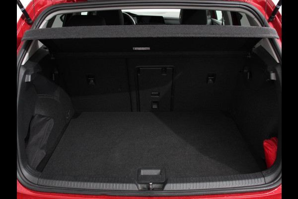 Volkswagen Golf 1.0 eTSI 110pk Active Automaat Panorama dak Navigatie Climate Control Adaptive Cruise Control Virtual Cockpit Stoelverwarming Extra Getint Glas