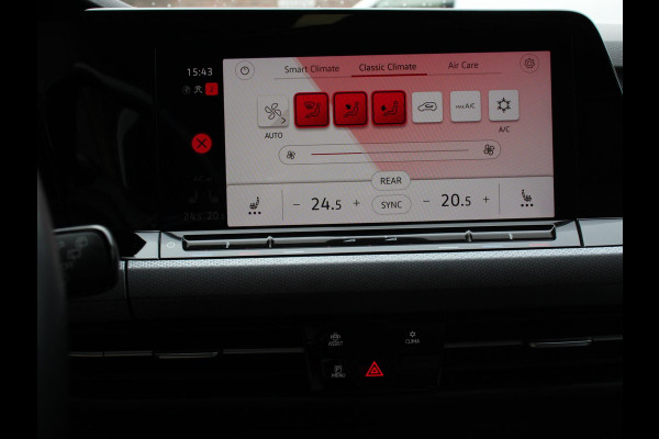 Volkswagen Golf 1.0 eTSI 110pk Active Automaat Panorama dak Navigatie Climate Control Adaptive Cruise Control Virtual Cockpit Stoelverwarming Extra Getint Glas
