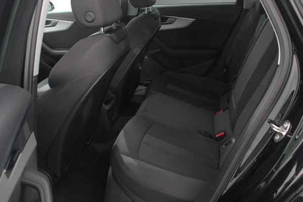 Audi A4 Avant 40 TFSI 204pk Automaat S-Line Black Edition Navigatie Apple Carplay/Android Auto Adaptieve Cruise Control Parkeersensoren Camera Dodehoek Assistent Elektrische Achterklep Stoelverwarming Climate Control