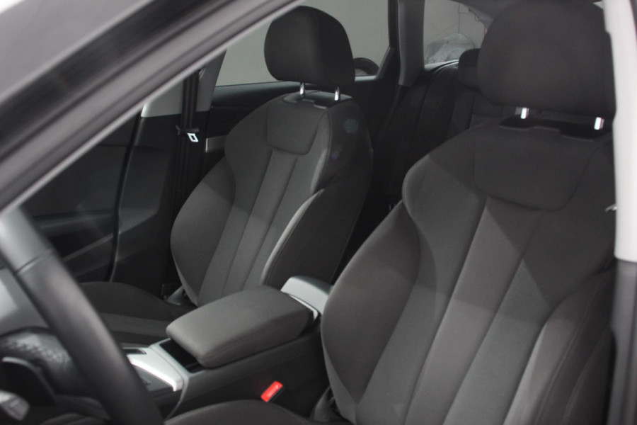 Audi A4 Avant 40 TFSI 204pk Automaat S-Line Black Edition Navigatie Apple Carplay/Android Auto Adaptieve Cruise Control Parkeersensoren Camera Dodehoek Assistent Elektrische Achterklep Stoelverwarming Climate Control