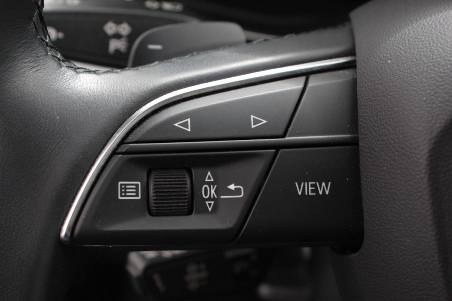 Audi A4 Avant 40 TFSI 204pk Automaat S-Line Black Edition Navigatie Apple Carplay/Android Auto Adaptieve Cruise Control Parkeersensoren Camera Dodehoek Assistent Elektrische Achterklep Stoelverwarming Climate Control