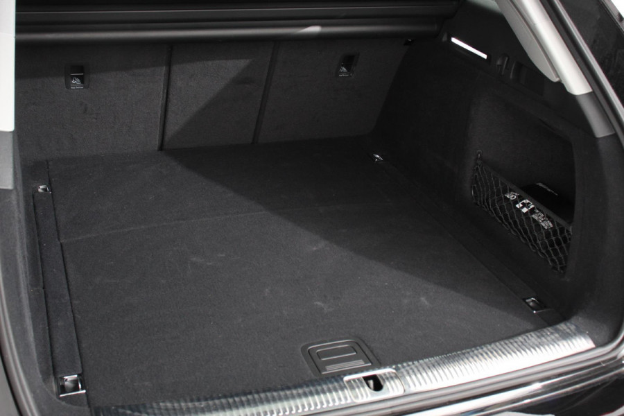 Audi A4 Avant 40 TFSI 204pk Automaat S-Line Black Edition Navigatie Apple Carplay/Android Auto Adaptieve Cruise Control Parkeersensoren Camera Dodehoek Assistent Elektrische Achterklep Stoelverwarming Climate Control