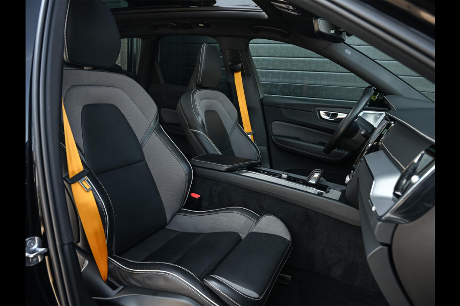 Volvo XC60 2.0 T8 Plug-in-hybrid AWD Polestar Engineered | NL Auto | Bowers & Wilkins | Camera | Panoramadak | Trekhaak | Memory Seat | Stuurverwarming | Stoelverwarming | Keyless Entry | ACC