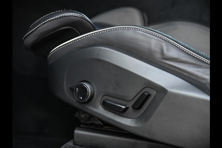 Volvo XC60 2.0 T8 Plug-in-hybrid AWD Polestar Engineered | NL Auto | Bowers & Wilkins | Camera | Panoramadak | Trekhaak | Memory Seat | Stuurverwarming | Stoelverwarming | Keyless Entry | ACC