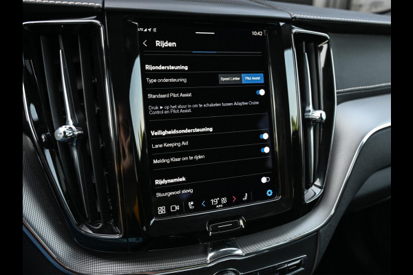 Volvo XC60 2.0 T8 Plug-in-hybrid AWD Polestar Engineered | NL Auto | Bowers & Wilkins | Camera | Panoramadak | Trekhaak | Memory Seat | Stuurverwarming | Stoelverwarming | Keyless Entry | ACC