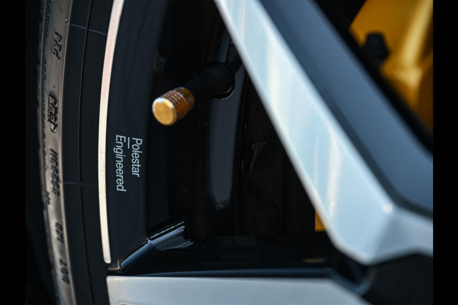Volvo XC60 2.0 T8 Plug-in-hybrid AWD Polestar Engineered | NL Auto | Bowers & Wilkins | Camera | Panoramadak | Trekhaak | Memory Seat | Stuurverwarming | Stoelverwarming | Keyless Entry | ACC