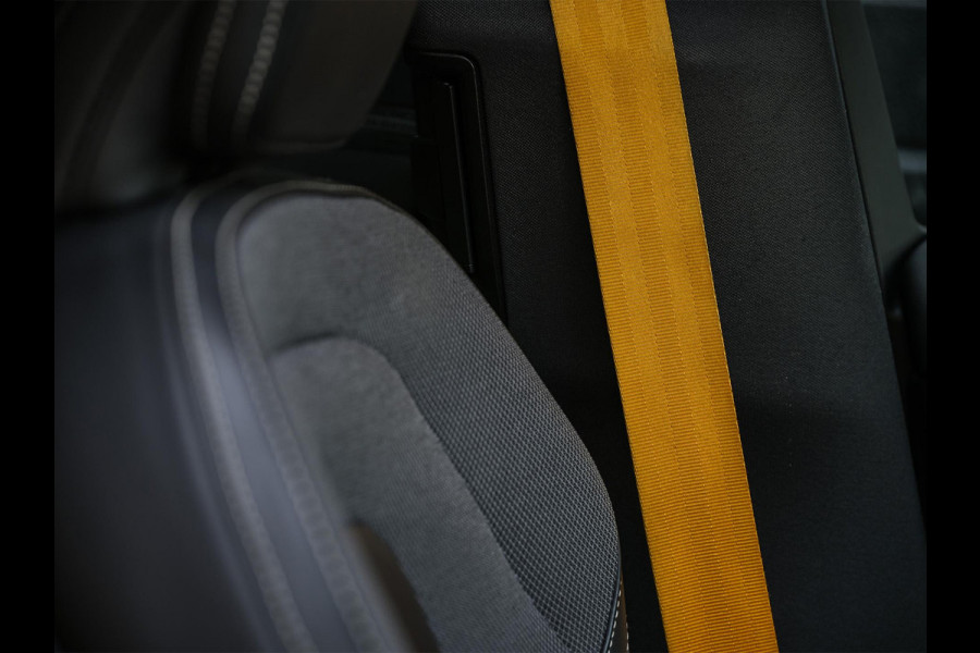 Volvo XC60 2.0 T8 Plug-in-hybrid AWD Polestar Engineered | NL Auto | Bowers & Wilkins | Camera | Panoramadak | Trekhaak | Memory Seat | Stuurverwarming | Stoelverwarming | Keyless Entry | ACC