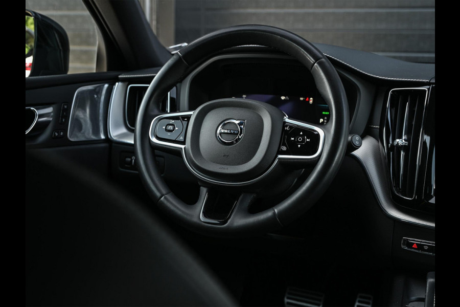 Volvo XC60 2.0 T8 Plug-in-hybrid AWD Polestar Engineered | NL Auto | Bowers & Wilkins | Camera | Panoramadak | Trekhaak | Memory Seat | Stuurverwarming | Stoelverwarming | Keyless Entry | ACC