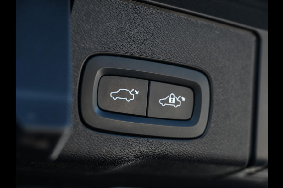 Volvo XC60 2.0 T8 Plug-in-hybrid AWD Polestar Engineered | NL Auto | Bowers & Wilkins | Camera | Panoramadak | Trekhaak | Memory Seat | Stuurverwarming | Stoelverwarming | Keyless Entry | ACC