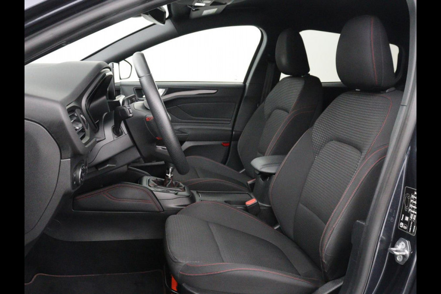 Ford Focus 1.0 EcoBoost Hybrid ST Line X Business | Trekhaak | Camera | Carplay | Navigatie | Keyless | Full LED | DAB | Parkeerhulp | Climate control | Bluetooth | Cruise control