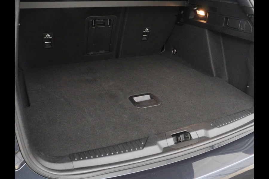 Ford Focus 1.0 EcoBoost Hybrid ST Line X Business | Trekhaak | Camera | Carplay | Navigatie | Keyless | Full LED | DAB | Parkeerhulp | Climate control | Bluetooth | Cruise control