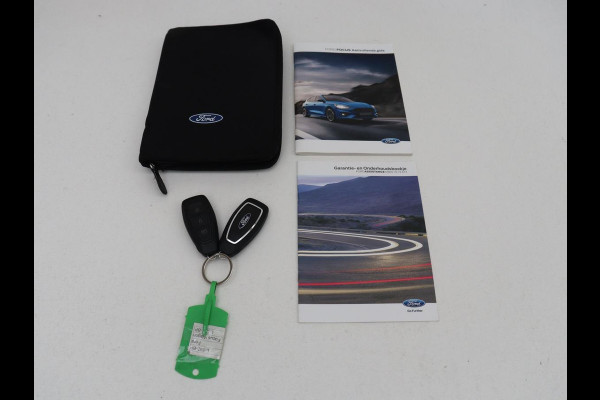 Ford Focus 1.0 EcoBoost Hybrid ST Line X Business | Trekhaak | Camera | Carplay | Navigatie | Keyless | Full LED | DAB | Parkeerhulp | Climate control | Bluetooth | Cruise control