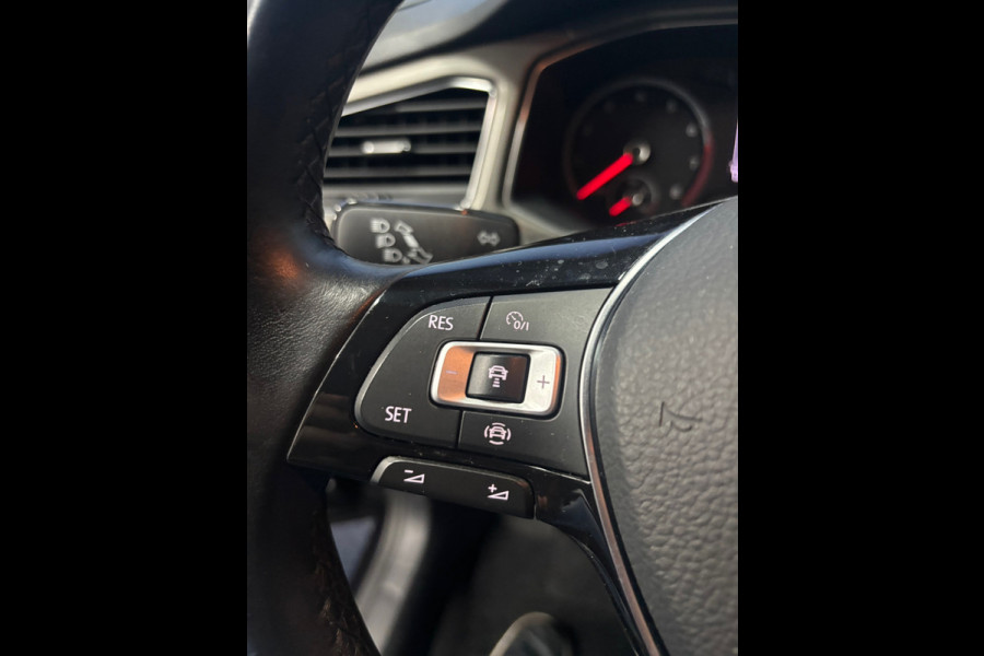Volkswagen T-Roc 1.0 TSI Style Business Airco | Cruise | Navi | PDC