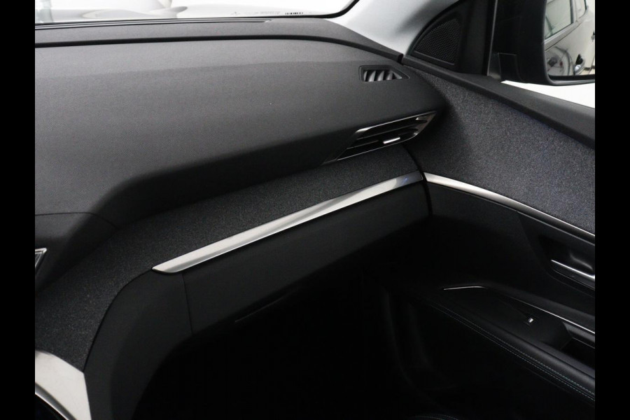 Peugeot 3008 1.6 HYbrid 225 Allure | SOH 95,8% | Trekhaak | Half leder | Carplay | Camera | Dodehoek detectie | Navigatie | Parkeerhulp | 18'' | Bluetooth | Climate control | Cruise control | PHEV | Plug In
