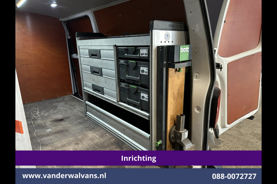 Volkswagen Transporter 2.0 TDI 150pk L2H1 Inrichting Euro6 Airco | Omvormer | Camera | 2500kg Trekhaak | Apple Carplay Android Auto, Cruisecontrol, Parkeersensoren, Dakdragers