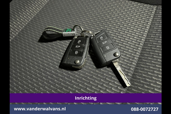 Volkswagen Transporter 2.0 TDI 150pk L2H1 Inrichting Euro6 Airco | Omvormer | Camera | 2500kg Trekhaak | Apple Carplay Android Auto, Cruisecontrol, Parkeersensoren, Dakdragers