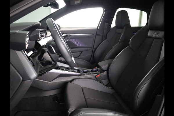 Audi A3 Limousine 35 TFSI S edition 150pk | Panoramadak | Navigatie | 19 inch Lichtmetalen velgen | Licht Pakket | Verlengde garantie