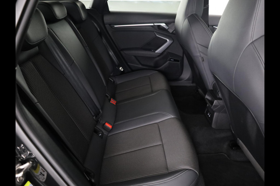 Audi A3 Limousine 35 TFSI S edition 150pk | Panoramadak | Navigatie | 17 inch Lichtmetalen velgen | Licht Pakket | Verlengde garantie