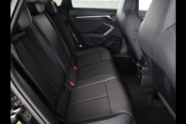 Audi A3 Limousine 35 TFSI S edition 150pk | Panoramadak | Navigatie | 17 inch Lichtmetalen velgen | Licht Pakket | Verlengde garantie