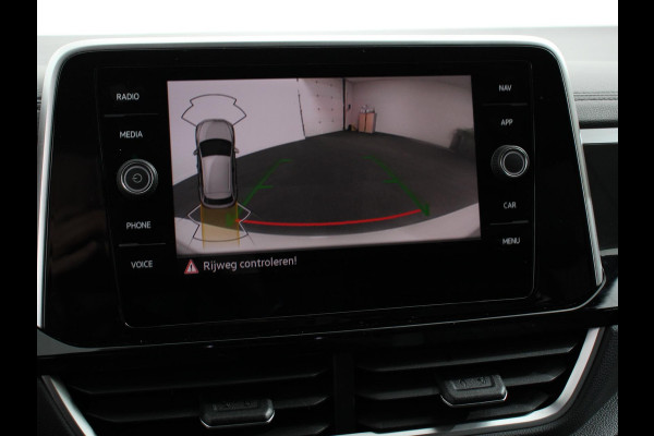 Volkswagen T-Roc 1.5 TSI 150pk DSG R-Line Edition Navigatie Apple Carplay/Android Auto Electrische te openen kofferbak Camera Keyless start Led Dab Adaptieve Cruise Control