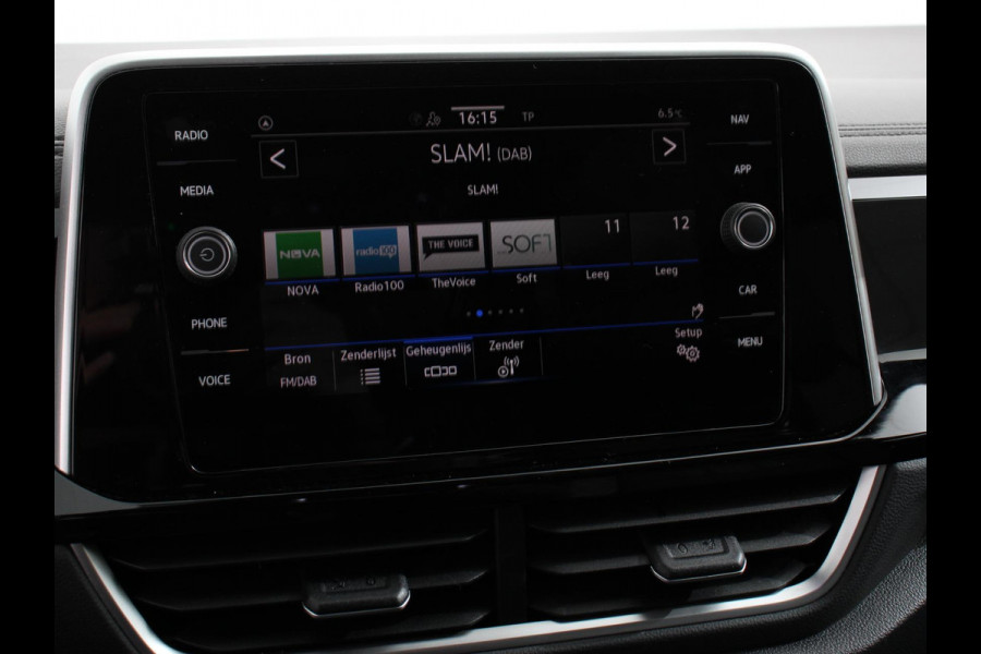 Volkswagen T-Roc 1.5 TSI 150pk DSG R-Line Edition Navigatie Apple Carplay/Android Auto Electrische te openen kofferbak Camera Keyless start Led Dab Adaptieve Cruise Control