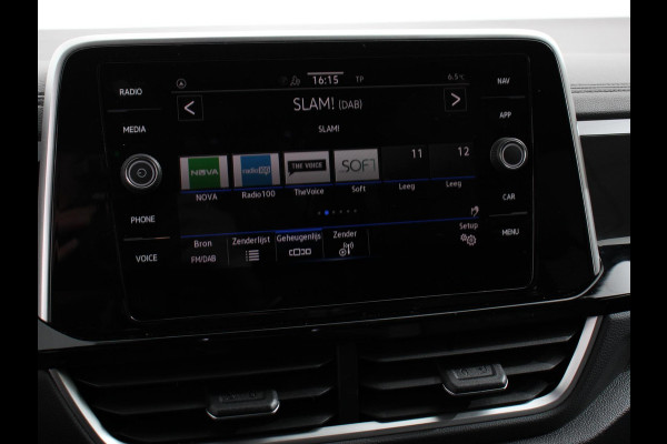 Volkswagen T-Roc 1.5 TSI 150pk DSG R-Line Edition Navigatie Apple Carplay/Android Auto Electrische te openen kofferbak Camera Keyless start Led Dab Adaptieve Cruise Control