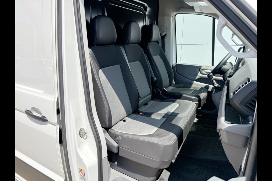 Volkswagen Crafter 2.0 TDI 140PK L3H3 Nieuw Model Virtual Cockpit Climate Control Carplay Camera Parkeersensoren v+a