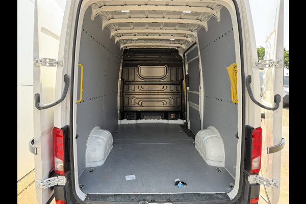 Volkswagen Crafter 2.0 TDI 140PK L3H3 Nieuw Model Virtual Cockpit Climate Control Carplay Camera Parkeersensoren v+a