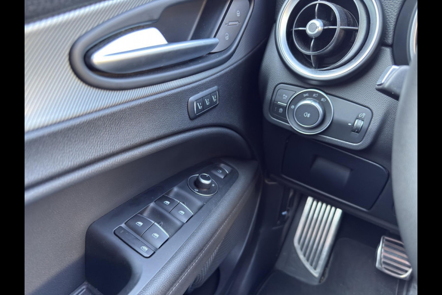 Alfa Romeo Stelvio 2.0 T AWD Super | 20" | Camera | Leder / Sportstoelen | Stuurverw | Elektr. Klep | Afn.Trekhaak | Goed onderhouden |