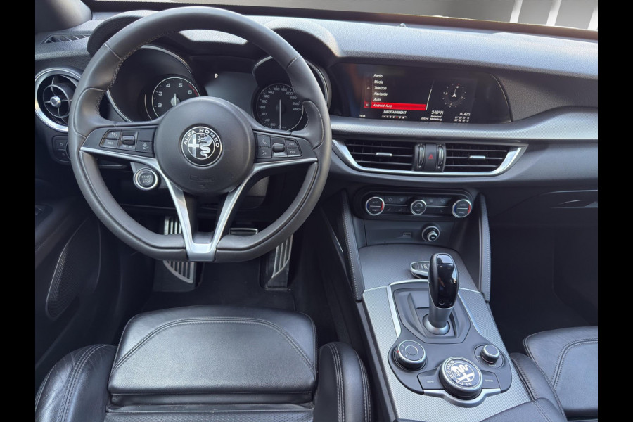 Alfa Romeo Stelvio 2.0 T AWD Super | 20" | Camera | Leder / Sportstoelen | Stuurverw | Elektr. Klep | Afn.Trekhaak | Goed onderhouden |