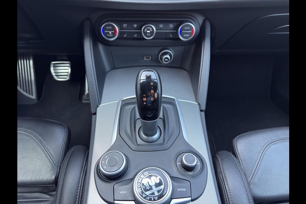 Alfa Romeo Stelvio 2.0 T AWD Super | 20" | Camera | Leder / Sportstoelen | Stuurverw | Elektr. Klep | Afn.Trekhaak | Goed onderhouden |