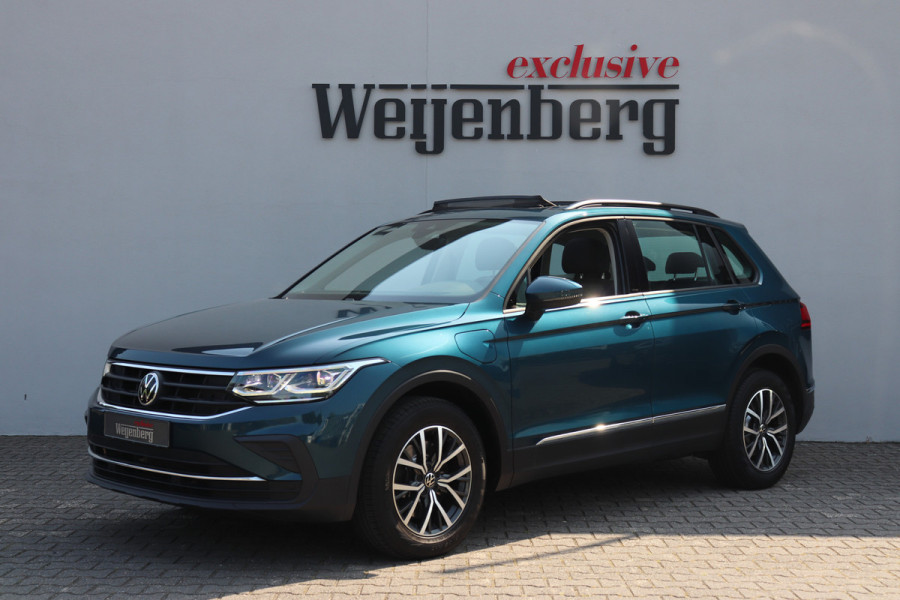 Volkswagen Tiguan 1.4 TSI eHybrid PHEV Trekhaak Pano ACC