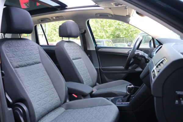 Volkswagen Tiguan 1.4 TSI eHybrid PHEV Trekhaak Pano ACC