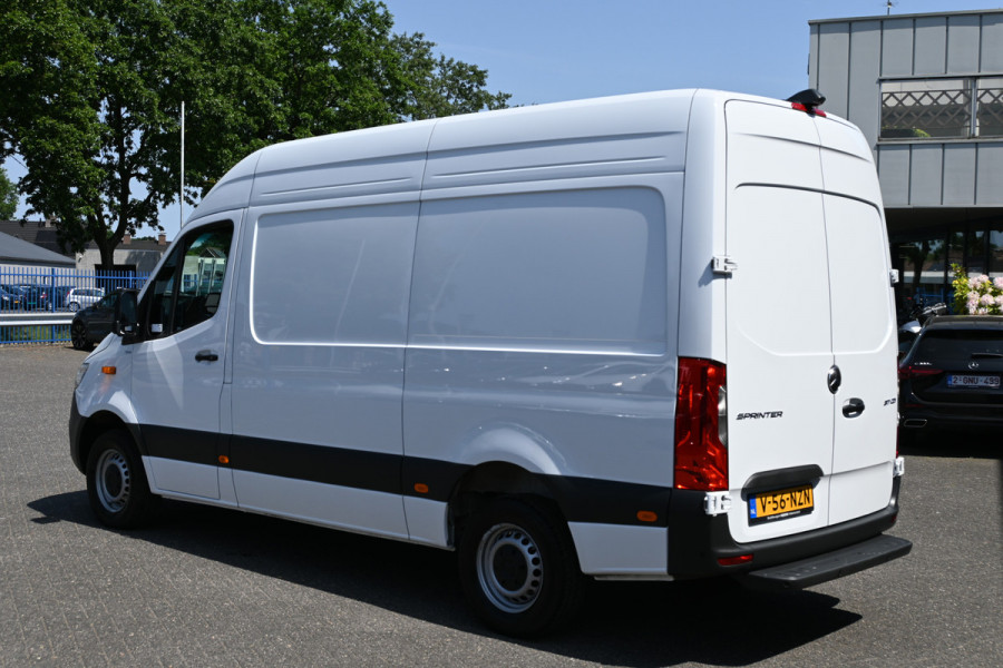 Mercedes-Benz Sprinter 317 CDI L2H2 Pro LED, Geveerde stoel, Navigatie met camera