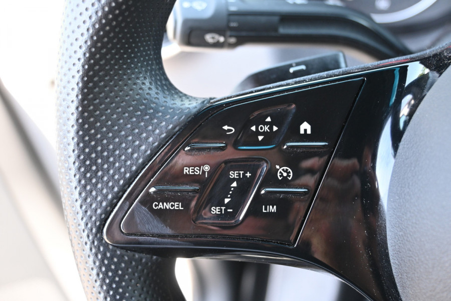 Mercedes-Benz Sprinter 317 CDI L2H2 Pro LED, Geveerde stoel, Navigatie met camera