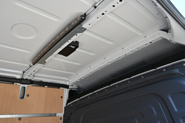 Mercedes-Benz Sprinter 317 CDI L2H2 Pro LED, Geveerde stoel, Navigatie met camera