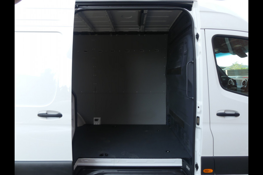 Mercedes-Benz eSprinter 320 L2H2 81kWh Trekhaak/Camera/Navigatie/Standkachel