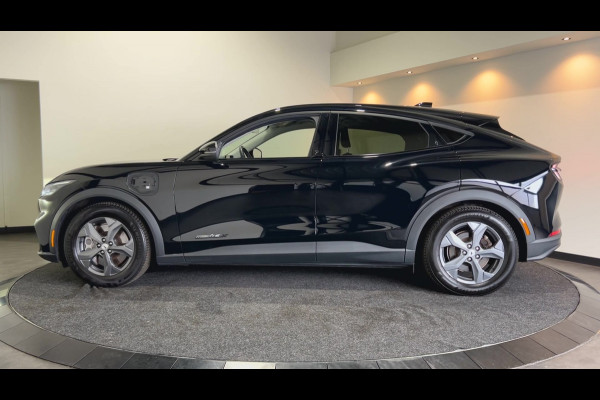 Ford Mustang Mach-E Extended RWD 98 kWh | Cruise control adaptief | Leder interieur | Verwarmde stoelen en stuur | Soh (batterijcheck) Waarde 93,3 %