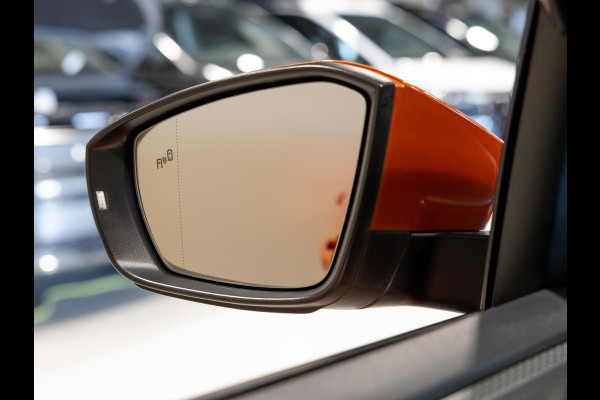 Volkswagen T-Cross 1.0 TSI 2x R-Line / 115pk / Achteruitrij camera / Dodehoek herkenning /