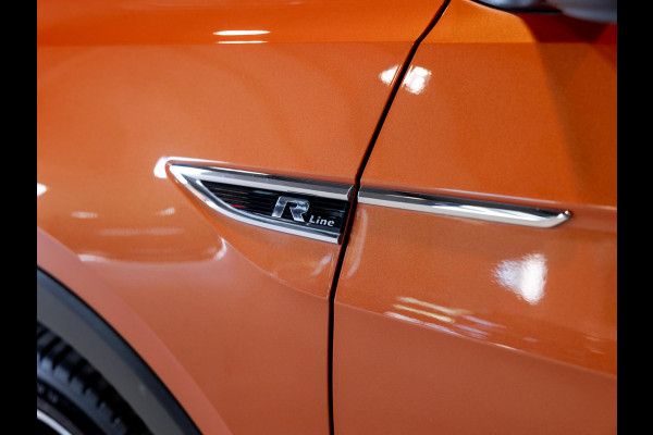 Volkswagen T-Cross 1.0 TSI 2x R-Line / 115pk / Achteruitrij camera / Dodehoek herkenning /