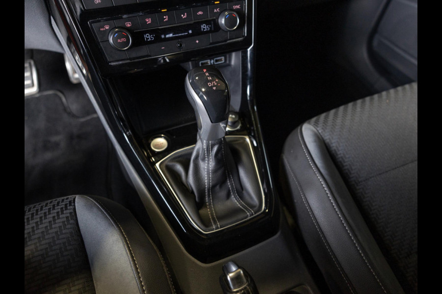 Volkswagen T-Cross 1.0 TSI 2x R-Line / 115pk / Achteruitrij camera / Dodehoek herkenning /