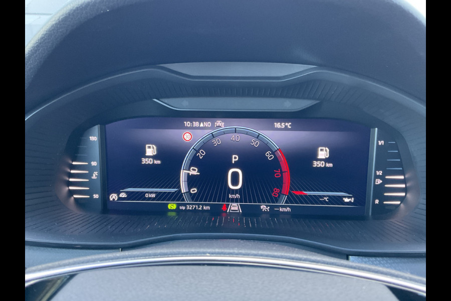Škoda Kamiq 1.0 TSI Automaat Adapt.Cruise Carplay Pano Stoelverw. Business Edition