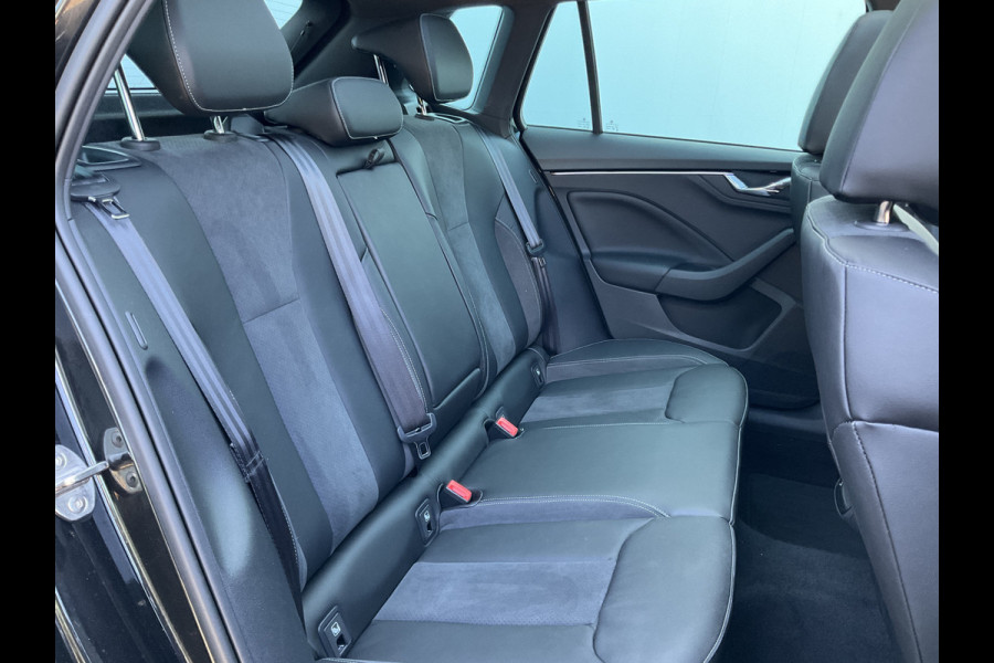 Škoda Kamiq 1.0 TSI Automaat Adapt.Cruise Carplay Pano Stoelverw. Business Edition