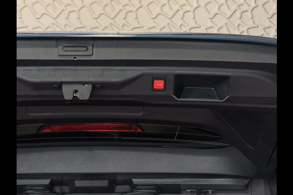 Peugeot 5008 1.2 HYBRID 145 GT NIEUWE AUTO 7PERS OPENDAK STOEL/STUUR VERW. ELEK.KLEP LED 7P 7 Persoons