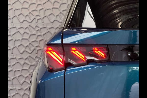 Peugeot 5008 1.2 HYBRID 145 GT NIEUWE AUTO 7PERS OPENDAK STOEL/STUUR VERW. ELEK.KLEP LED 7P 7 Persoons