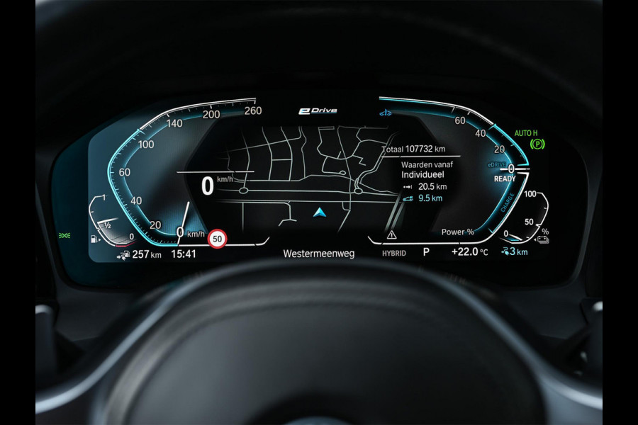 BMW 3 Serie Touring 330e High Executive | M-Sport | Panoramadak | Hifi | ACC | Stoelverwarming | Ambienteverlichting | Keyless | PDC V+A