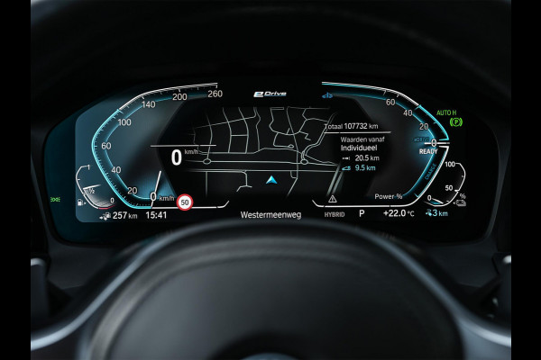 BMW 3 Serie Touring 330e High Executive | M-Sport | Panoramadak | Hifi | ACC | Stoelverwarming | Ambienteverlichting | Keyless | PDC V+A