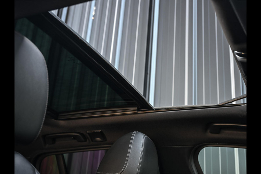 BMW 3 Serie Touring 330e High Executive | M-Sport | Panoramadak | Hifi | ACC | Stoelverwarming | Ambienteverlichting | Keyless | PDC V+A